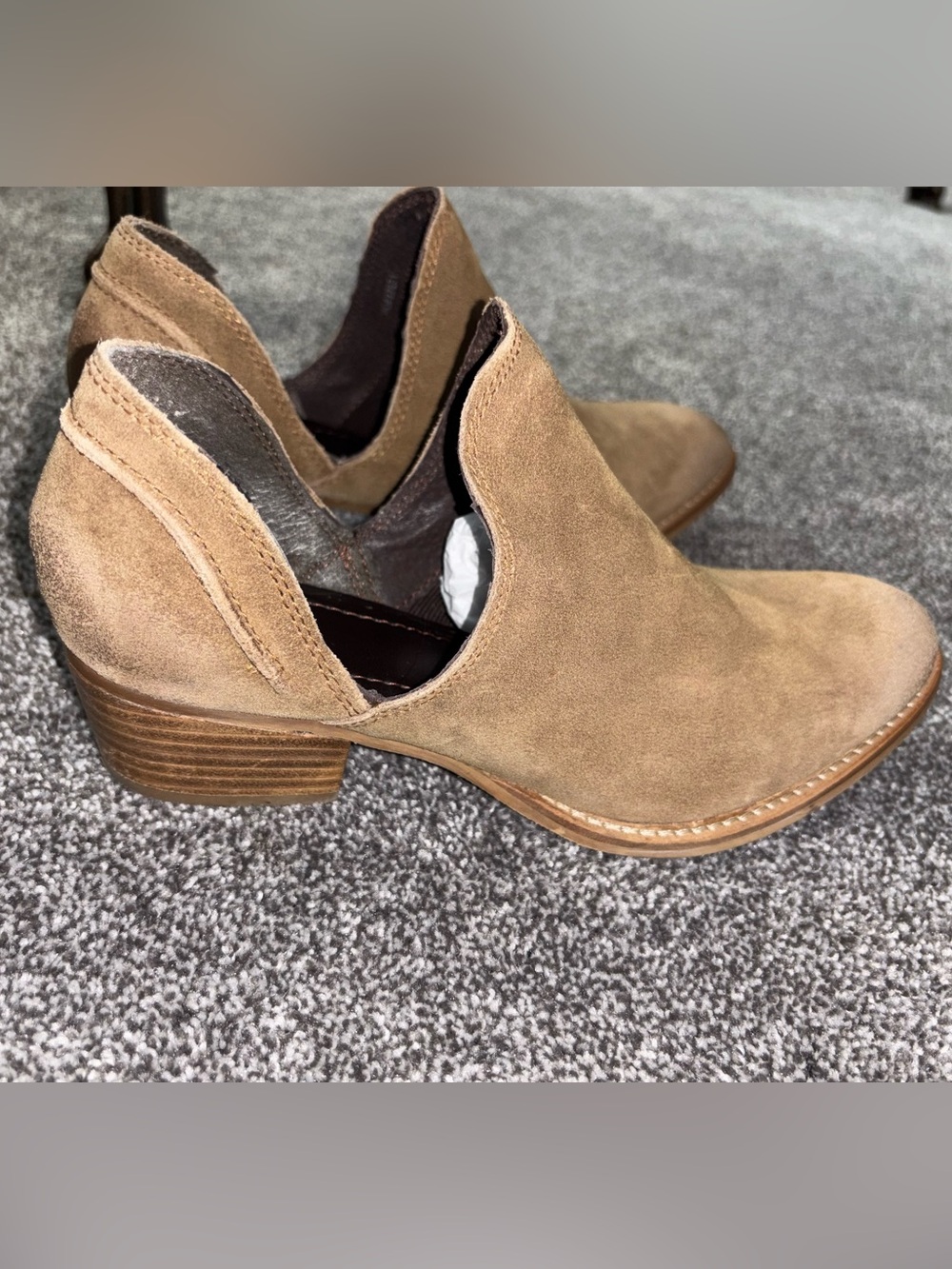 JOURNEY COLLECTION~ JONESY- Women’s Tan Suede Low Heel Ankle Booties | 8.0